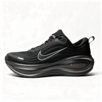 NIKE VOMERO PLUS SNEAKERS CONFORT HOMMESTOCK - OUT SNEAKERS40NOIR/CRAMOISI VIF/NOIRSTOCK - OUT SNEAKERS