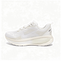 W NIKE VOMERO 18 ESS SNEAKERS CONFORT FEMMESTOCK - OUT SNEAKERSBLANC SOMMET/CRAIE/BLANC35.5STOCK - OUT SNEAKERS