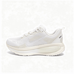 W NIKE VOMERO 18 ESS SNEAKERS CONFORT FEMMESTOCK - OUT SNEAKERSBLANC SOMMET/CRAIE/BLANC35.5STOCK - OUT SNEAKERS